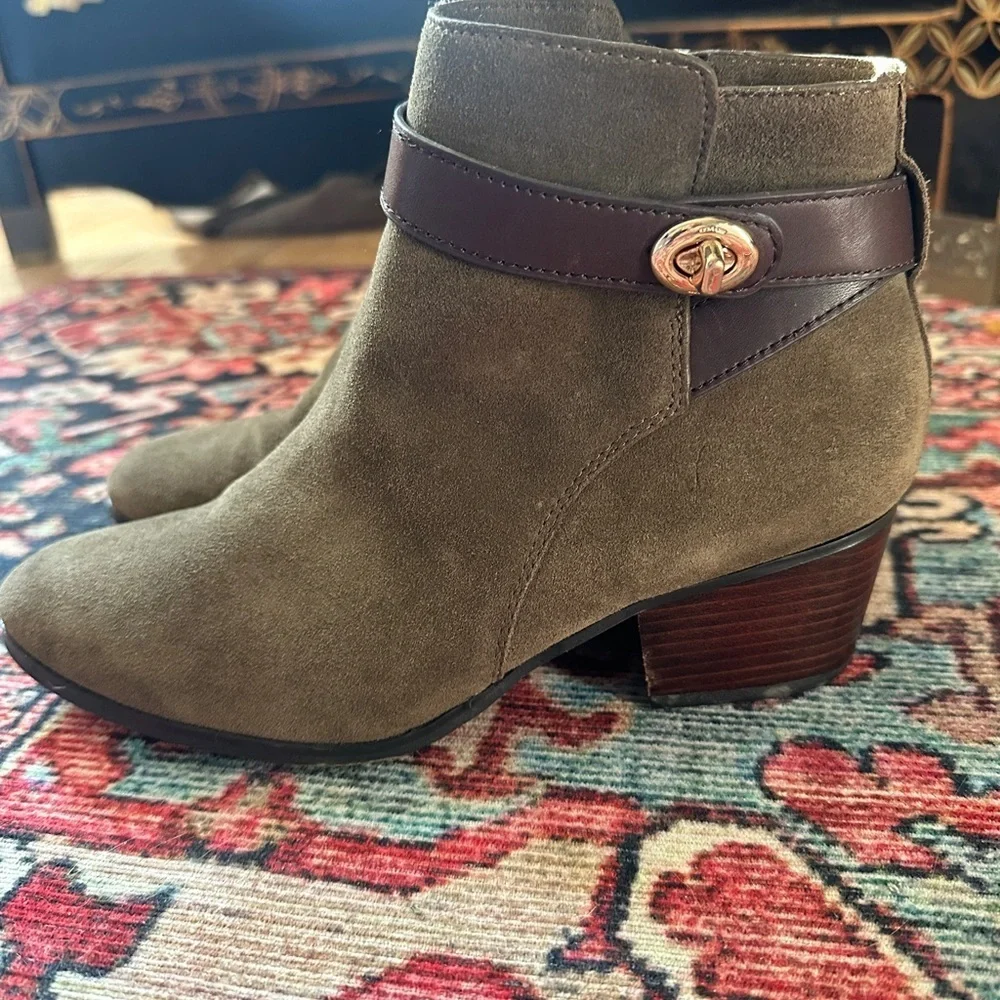 Coach Patricia suede brown boots size 7